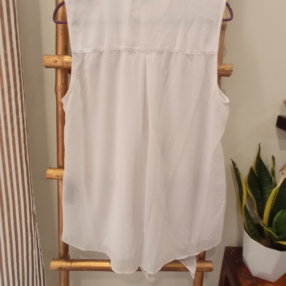 🌼🌹🌻Forever 21 White Sleeveless Top - Picture 5 of 7